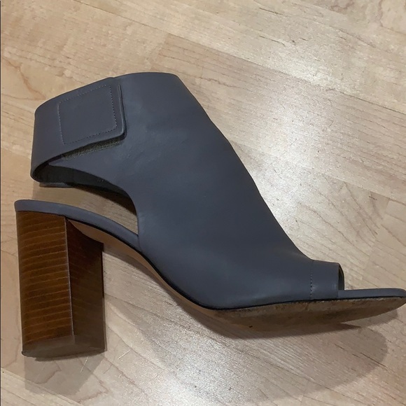 Vince Faye open toe booties - Picture 3 of 5